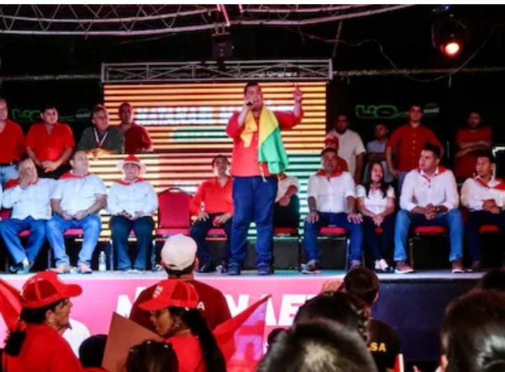 Diputado defendió a institución que no permitió “jumper” a alumno en defensa de proyecto: “Fue un acto de provocación deliberada”