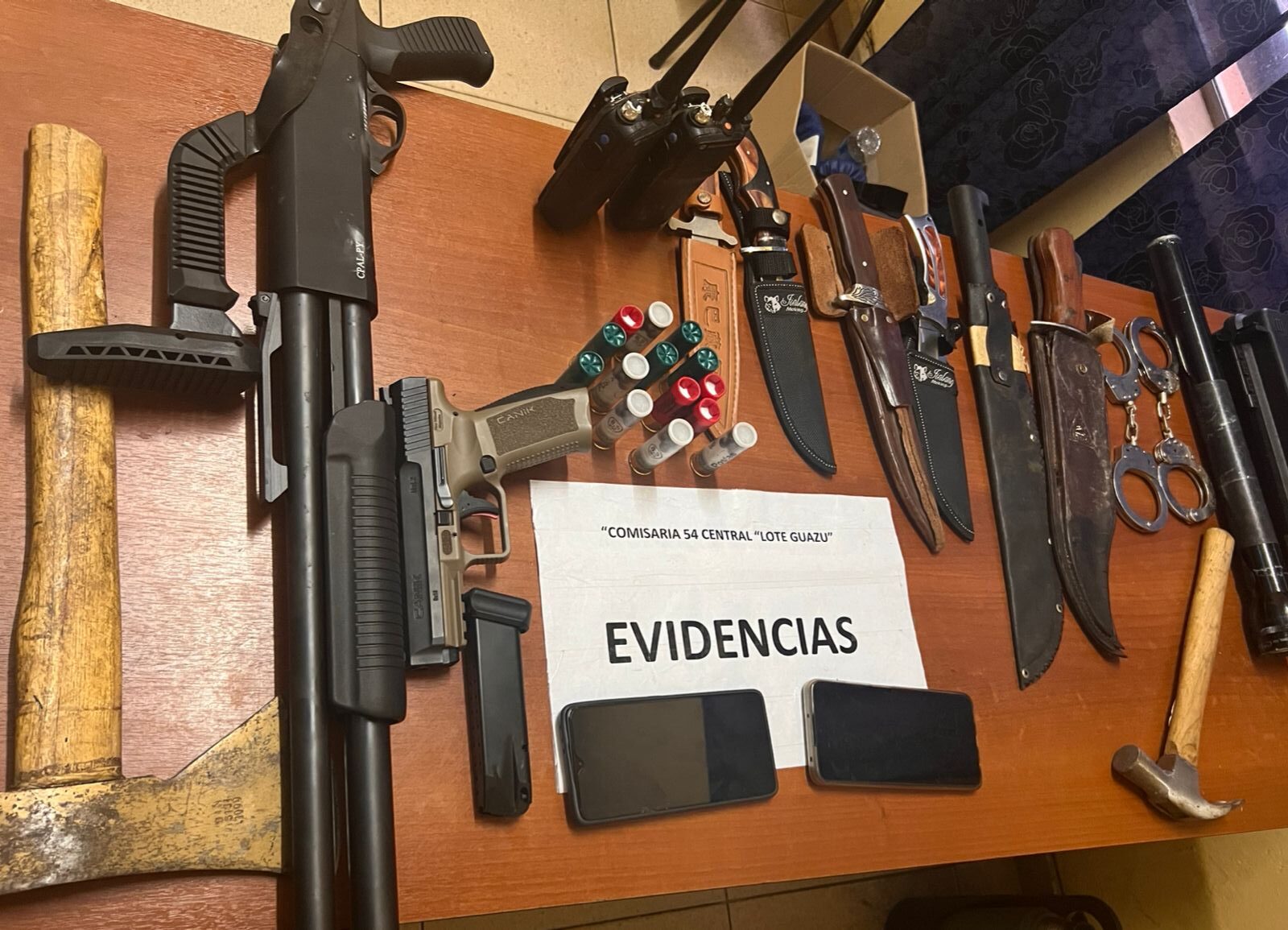 ¿Mba’e la oikópava? Supuesto prepotente funcionario es detenido con armas de todo tipo