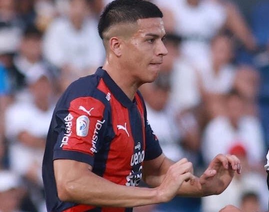 (VIDEO) ¿Sucio o estratega? ¡Matías Pérez hizo expulsar a otro jugador rival!
