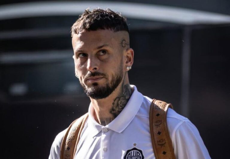 “Leprosos” le pusieron jabón por el pie al exdelantero del Olimpia