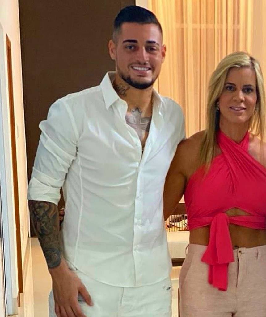 ¡Impre! ¡La mamá de Jean Fernandes presumió del cuerazo que se manda!