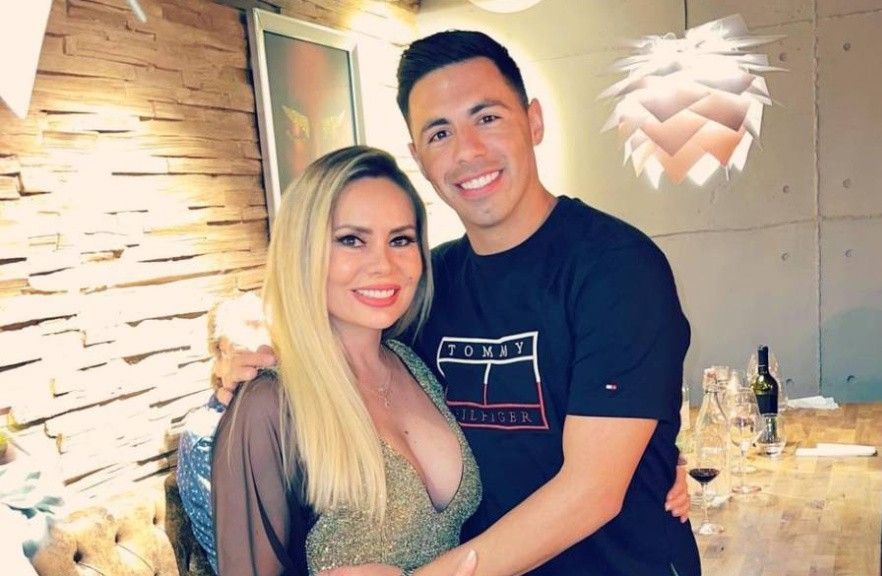 (VIDEO) Previa al partidazo del finde: ¡Blas Riveros se mostró “haciendo jugadas” con su doña!