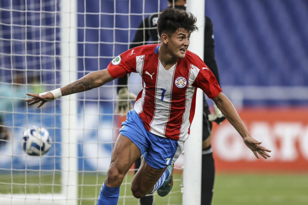 En México hablan del precio regalado por el que Atlas va a comprar al albirró Diego González