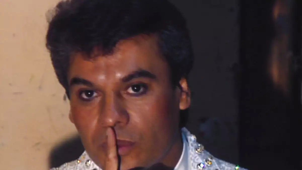 ¡Dionoguarde! Documental cuenta que pa’i 4bu$0 de Juan Gabriel a los 13 años