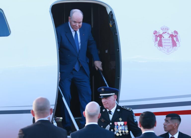 ¡El príncipe Alberto de Mónaco llegó a Paraguay, en visita oficial, por tres días!