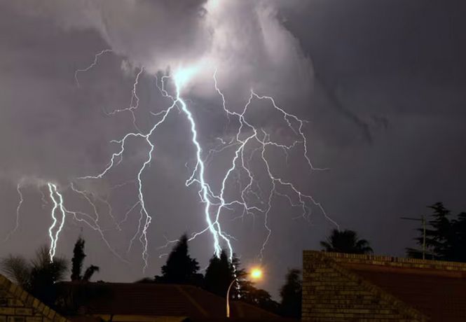 ¡Ou hina! Meteorología anuncia tormenta eléctrica para las próximas horas