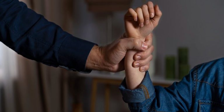 Hernandarias: Investigaran abren a un hombre por agresión a su madre y hermana