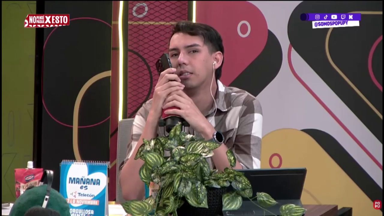 (VIDEO) ¡Llamaron en vivo a panelista de TV para reclamarle que chatea con ména ajeno!