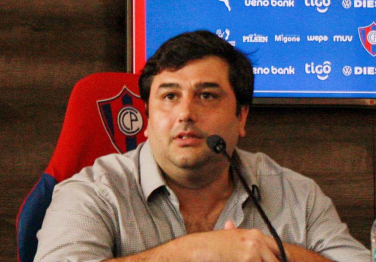 Oñeemociona Pettengill: “Un beso se merecen los liberteños”