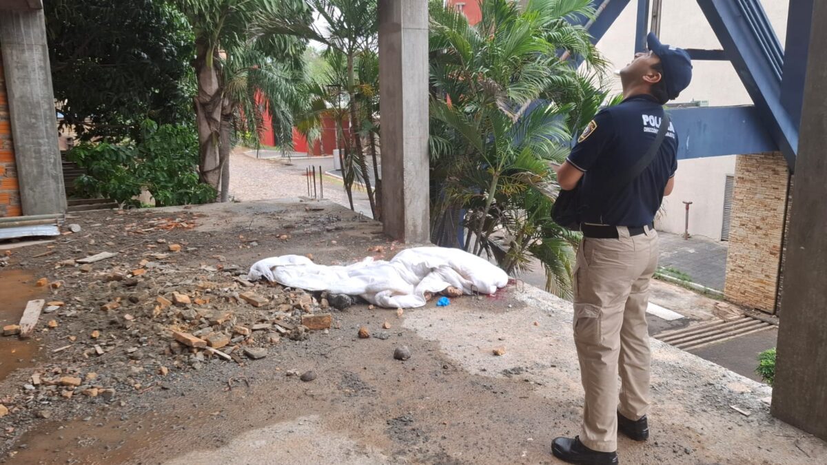 Obrero falleció al caer del sexto piso de un edificio en obras