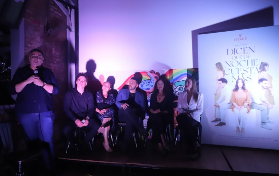 Estas figuras… “Dicen que de noche cuesta más”