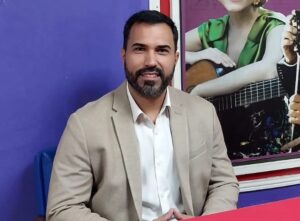 Cristhian Samaniego:”Urge una renovación de toda la clase política”