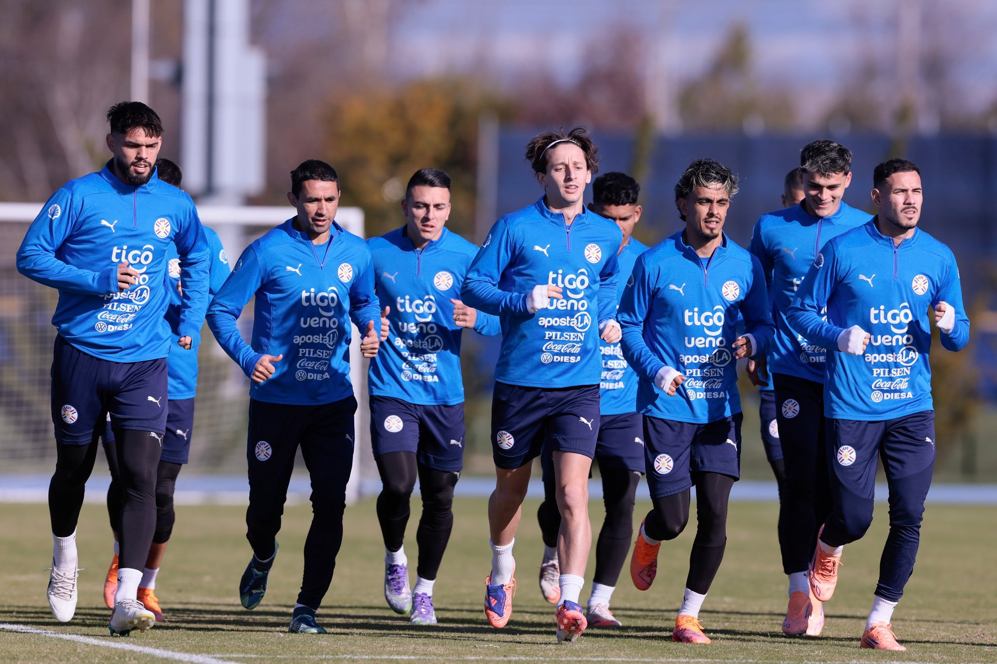 Quieren organizar un partido de despedida de la Albirró en el Defensores, pero…