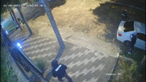 Malandros vestidos de “Senad” intentaron asaltar a funcionario y este los recibió a balazos