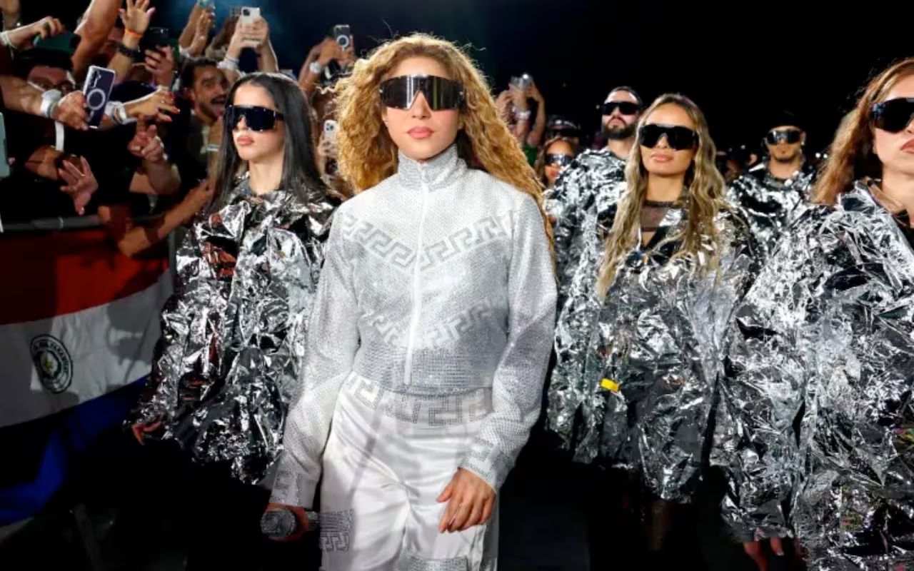 ¡Atendé quiénes son los famosos que caminarán al lado de Shakira en su show!