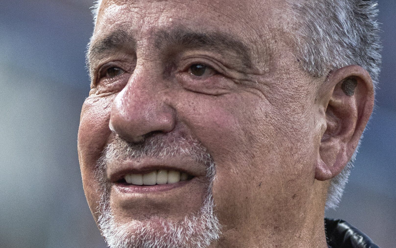 Emotiva despedida a Almeida en su último partido como DT de Olimpia