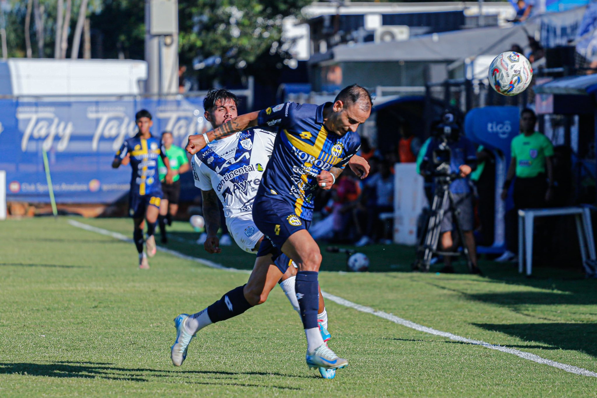 Ameliano y Trinidense despiden el año en la Fortaleza con un pobre empate