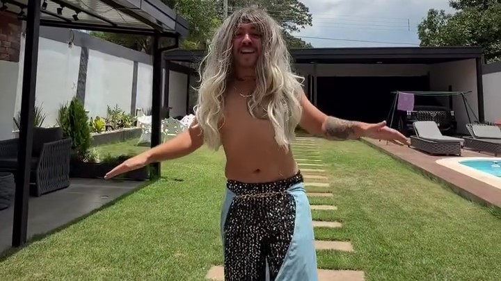 (VIDEO) ¡Una cambiada “Shakira” llegó hasta la casa de Marilina Bogado!