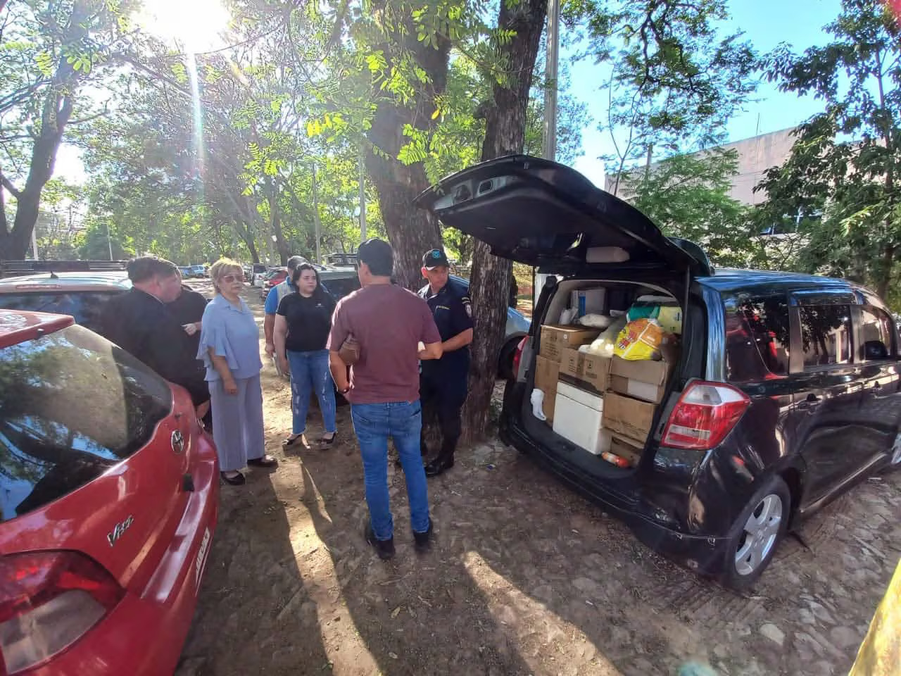 Cayeron hombres que vendían remedios de IPS en el estacionamiento