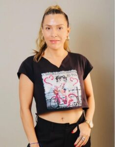 Lorena Romero: “Estoy bien, estoy parada, estoy viva”