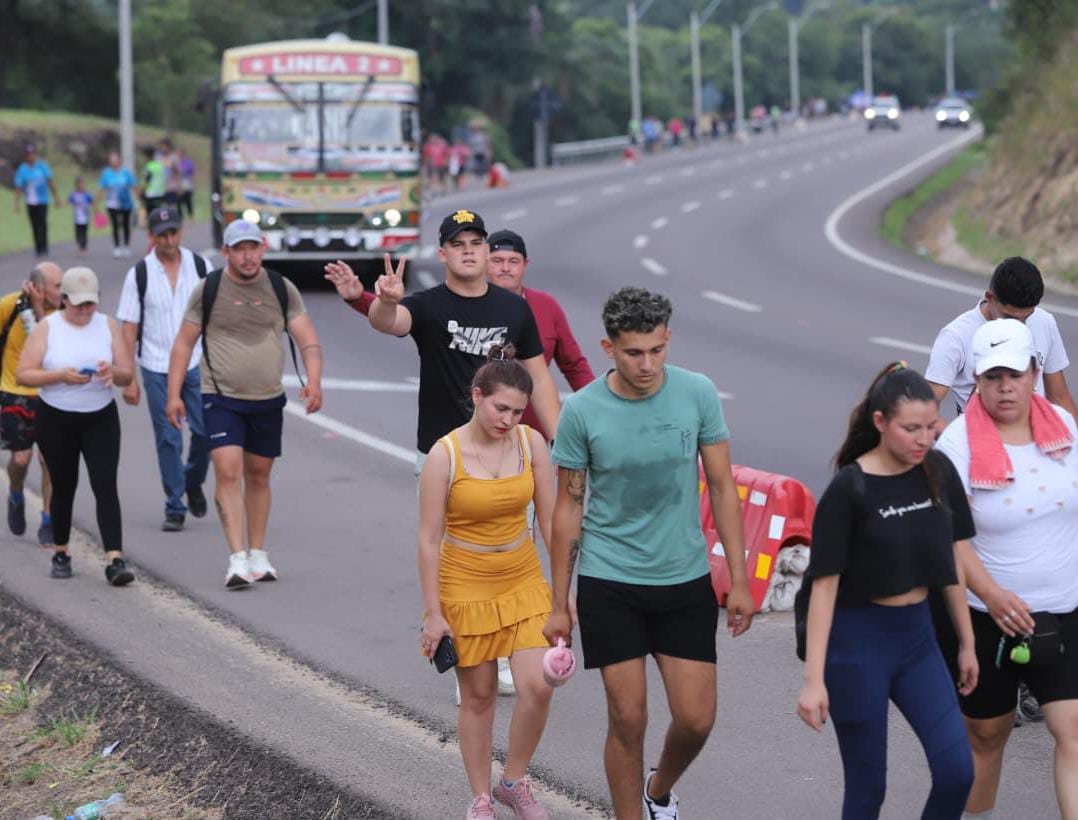 Peregrinos en busca de su milagro metieron pata hacia Caacupé