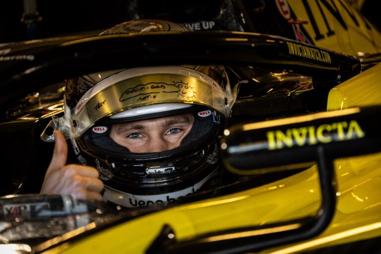 Piloto paraguayo Joshua Duerksen se une a Invicta Racing para la temporada 2026 de Fórmula 2