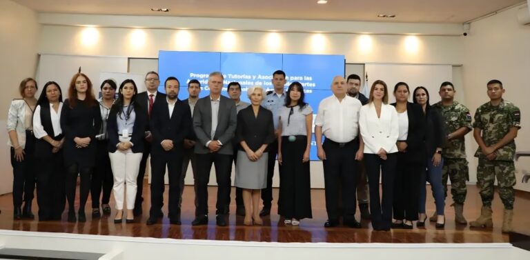 Barbero famoso ofrece servicio a domicilio y recibe ofertas de "sugar mommies