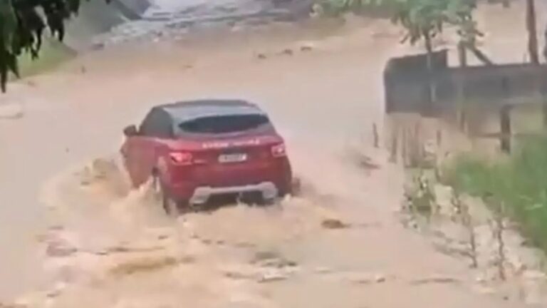 Familia entera omano en Florianópolis arrasatrados por raudal