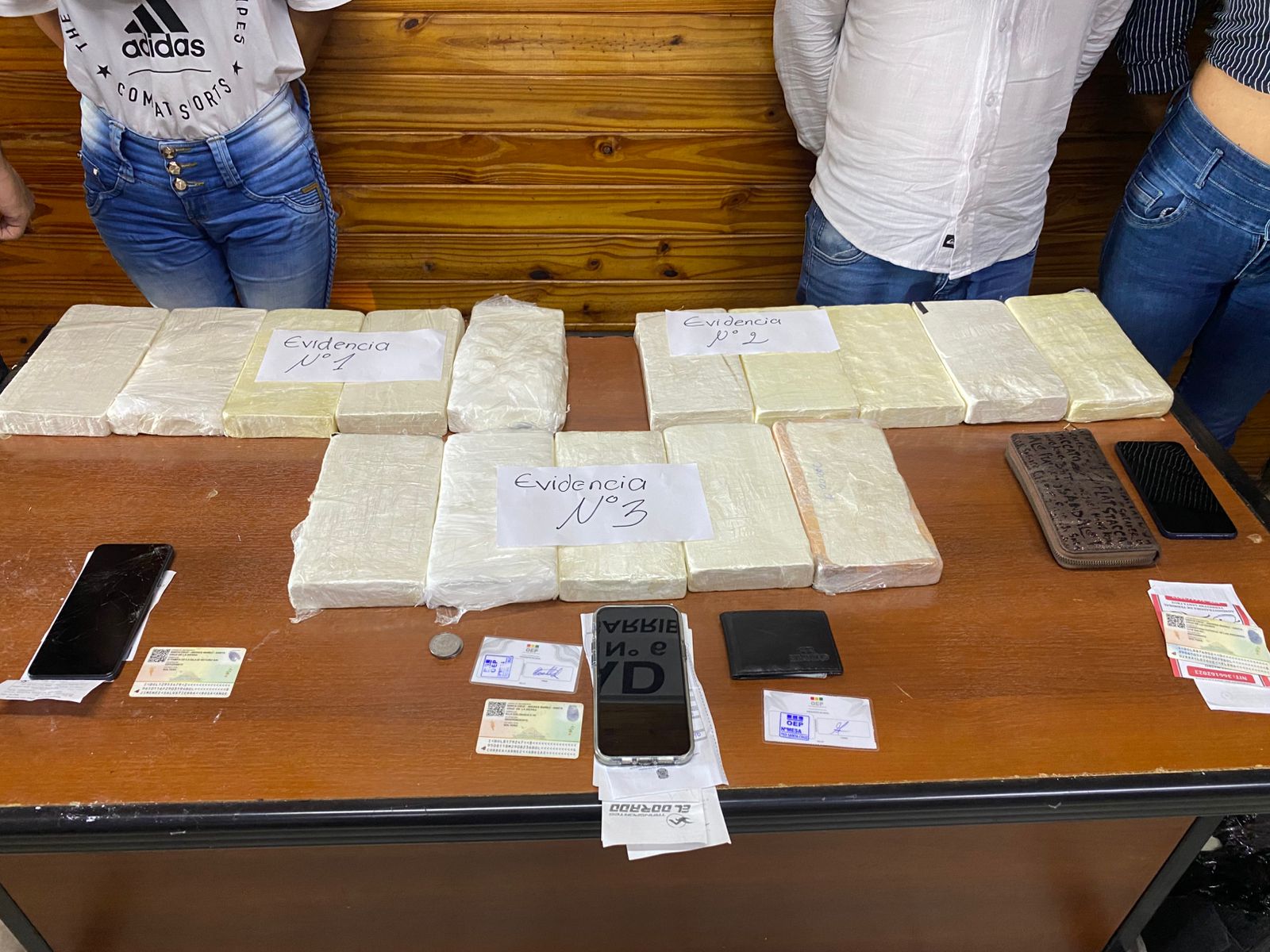Cayó trío boliviano con más de 15 kilos de c⌀cąĩ֏ą