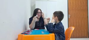 MEC aprueba plan para escueleros con TEA en instituciones educativas.