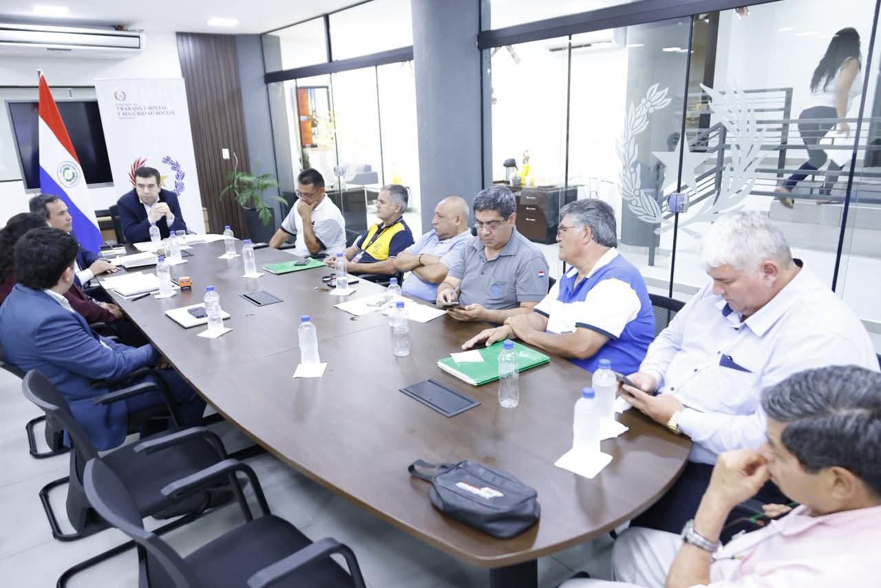 Naipori acuerdo: Ko’ẽro oikota la huelga de micros