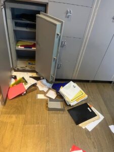 Operativo “pan dulce”: Reventaron caja fuerte de supermercado y volaron con la plata