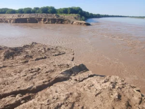 Ingreso de las aguas del río Pilcomayo alivia sequía en el Chaco
