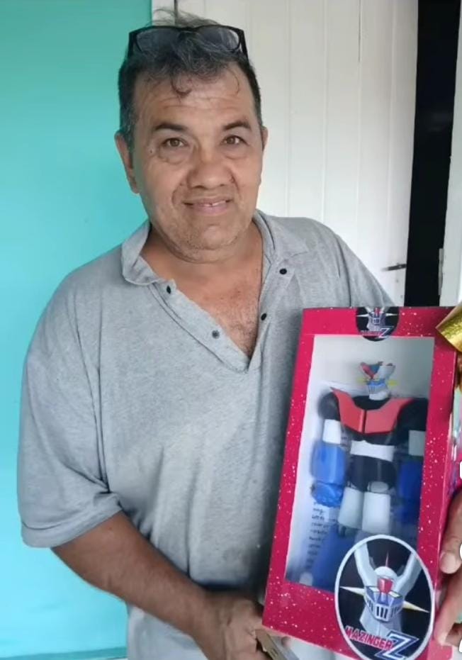 (VIDEO)Hijos sanaron corazón de niño de su padre con un regalo que pidió a “loreye” y nunca le llegó