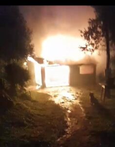 ¡Nuera tóxica le quemó toda la casa a la suegra!