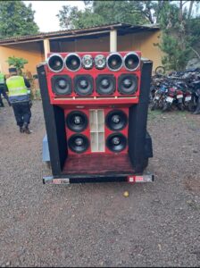 Conductor detenido por ir tatare y remolcaba su propia disco