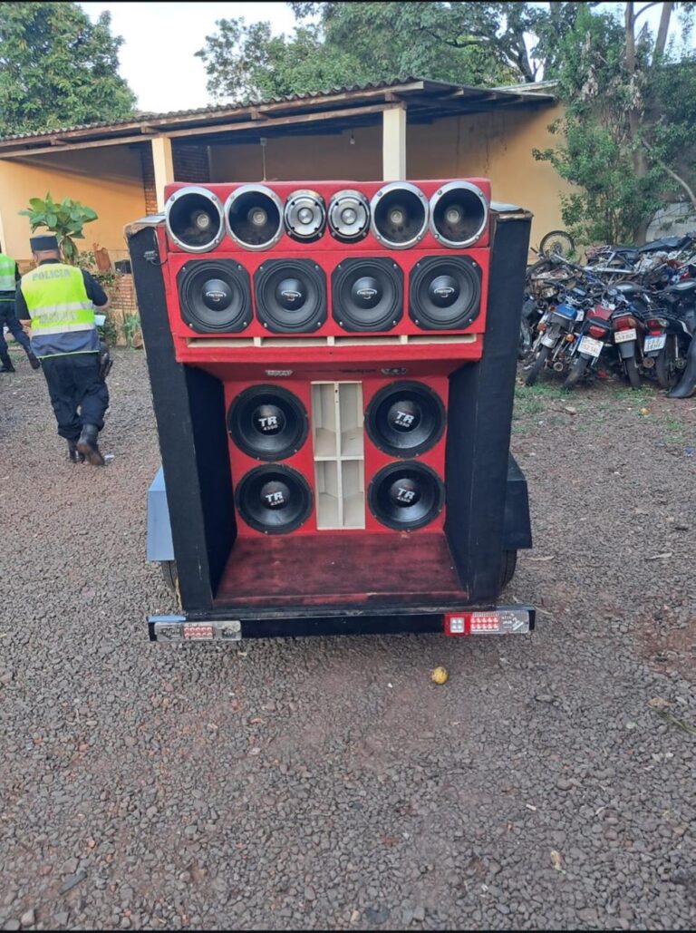 Conductor detenido por ir tatare y remolcaba su propia disco