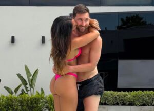 ¡A puro fuego! Tarde de pileteada de Messi con su cuerachona esposa