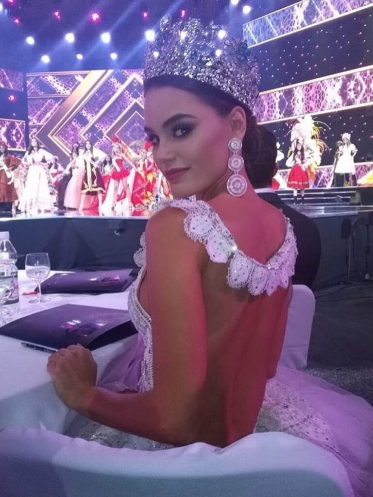 Stephi: “No hace falta una corona para inspirar”