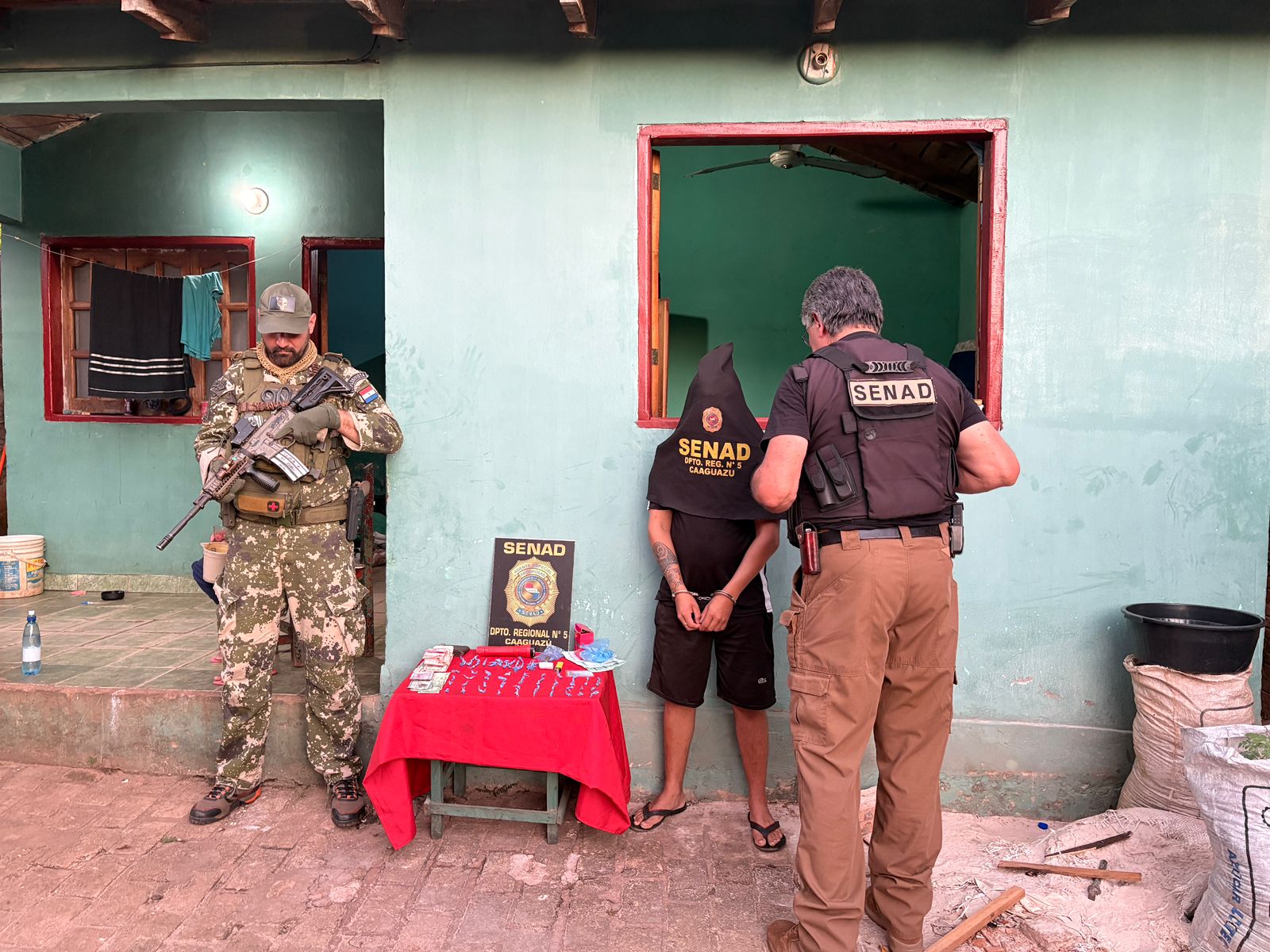 Allanan boca de fumo y detienen a vendedor de crack