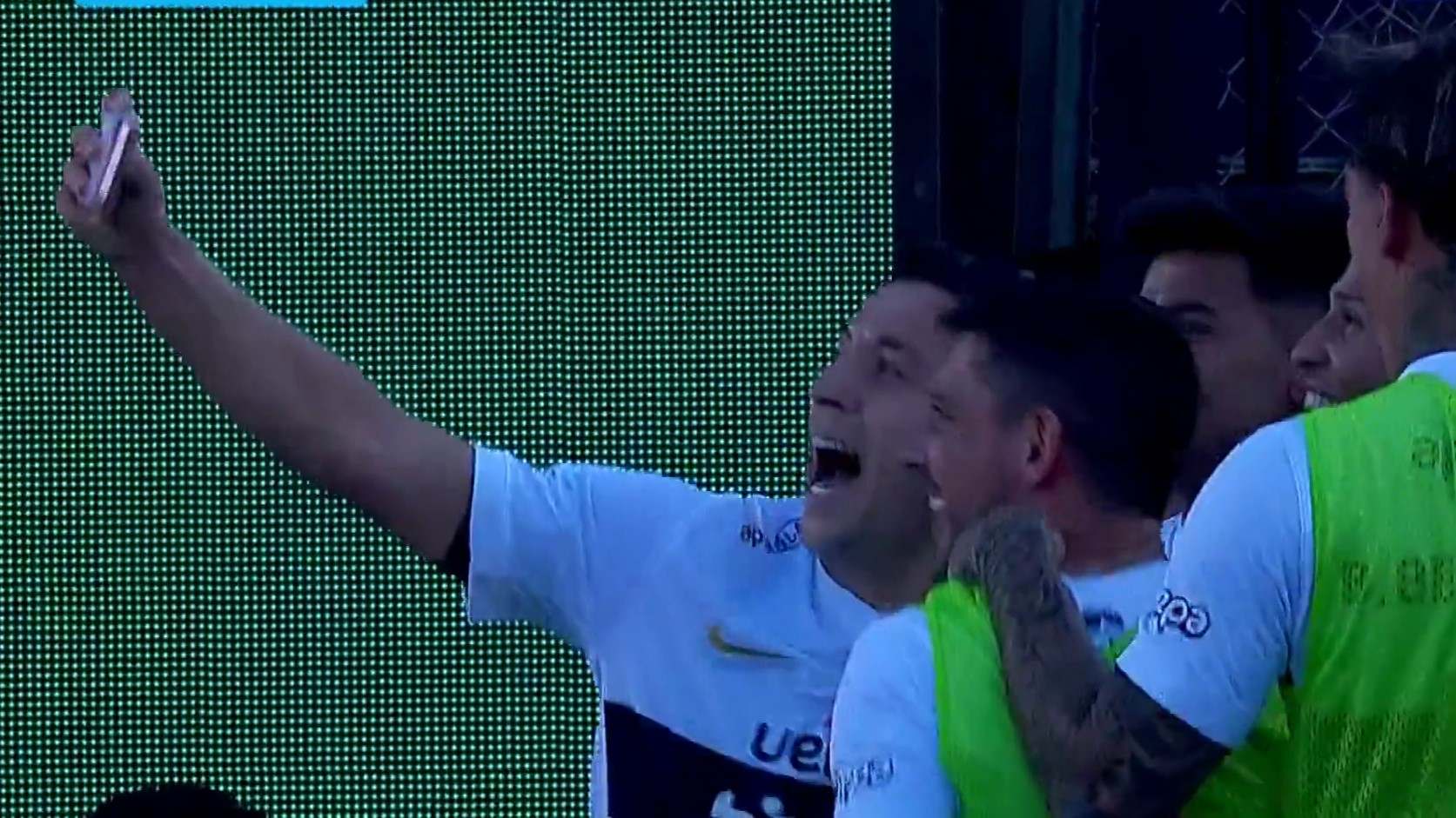 (VIDEO) ¡Sebastián Ferreira contó cómo armó su festejo de gol con selfie!