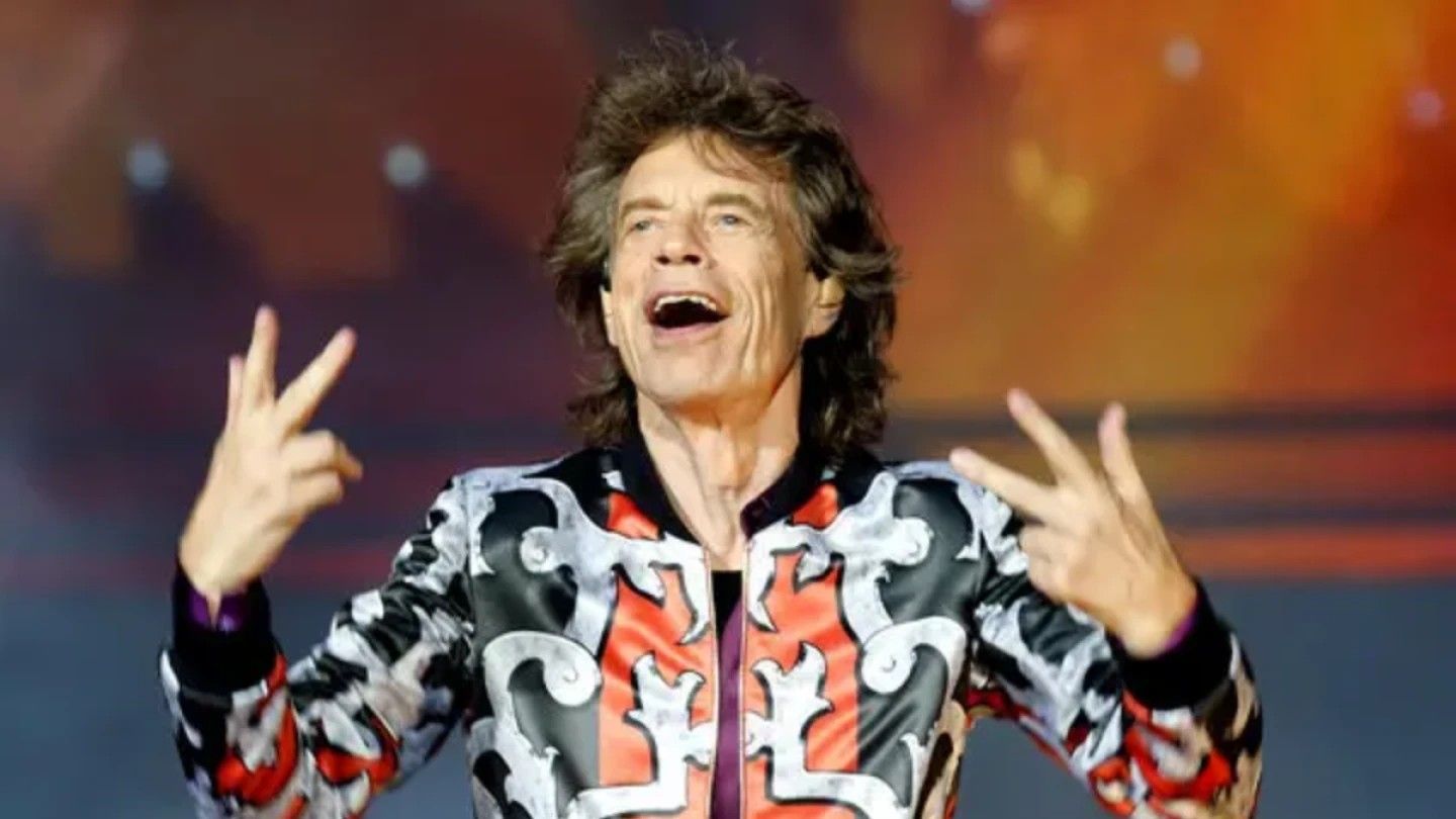 Mick Jagger, líder de The Rolling Stone, ¡pechea ayuda por la desaparición de un familiar!