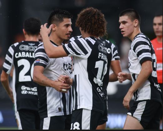 Ante la “V” Azulada, el Guma tuvo su primera alegría