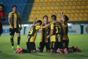 ¡El Cacique aplastó a Rubio Ñu!