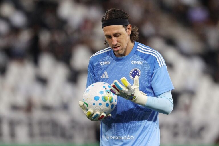 (VIDEO) ¡Ingueroviable! Arquero paró el partido para ir a hacer el “número 2”