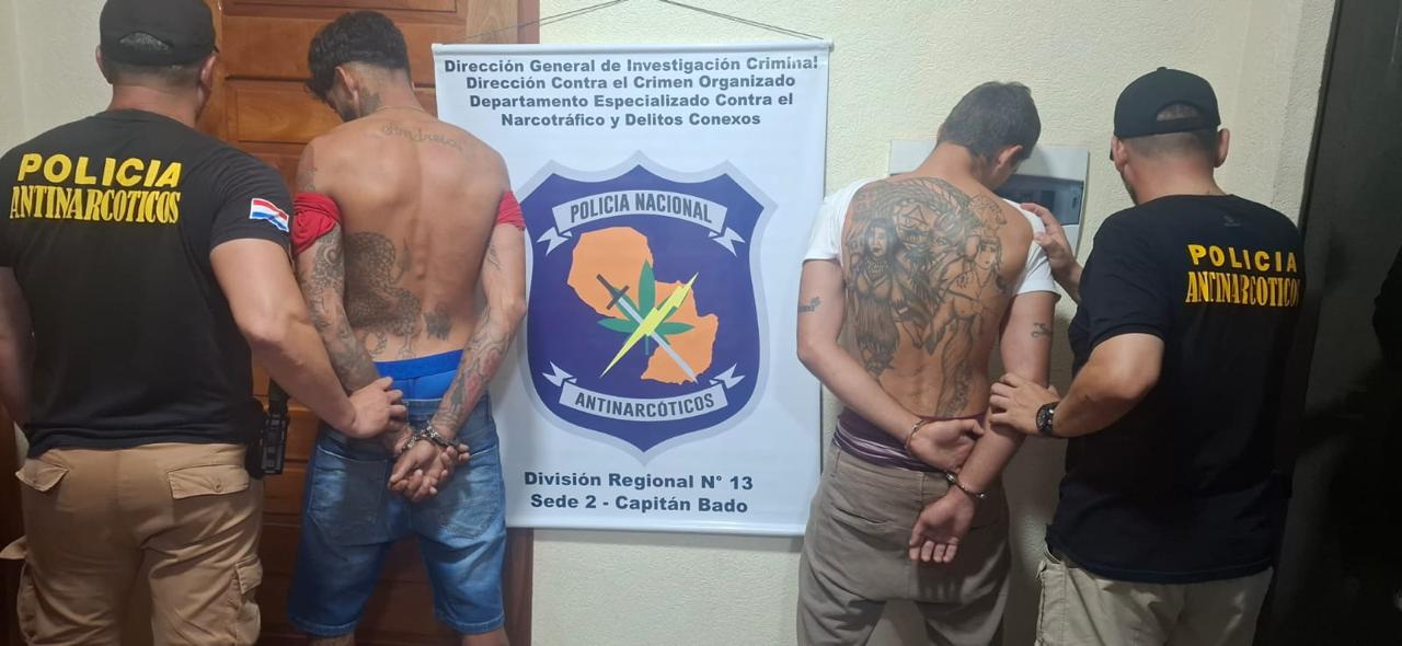 Caen dos soldados del Comando Vermelho con drogas