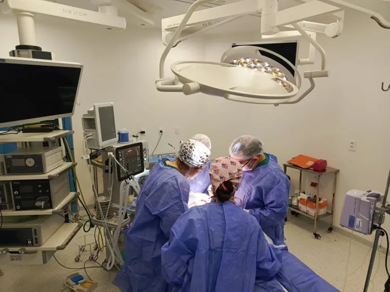 Extraen clavo que oreko en su pulmón un péndex durante 4 años