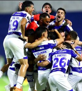 El Gallo cantó en la terraza en una noche histórica