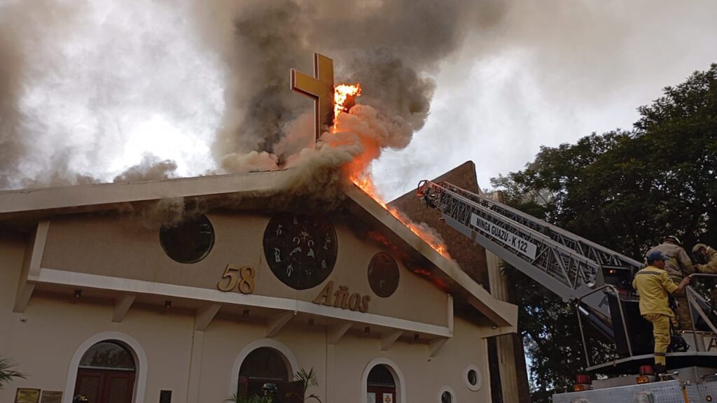 (VIDEO) Okái Catedral y fieles se organizan para salvar santos