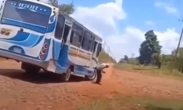 Chófer se negó a alzarle a abuelito porque ndorekói para su pasaje 